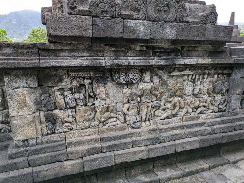 Relieves de las paredes del templo Borobudur